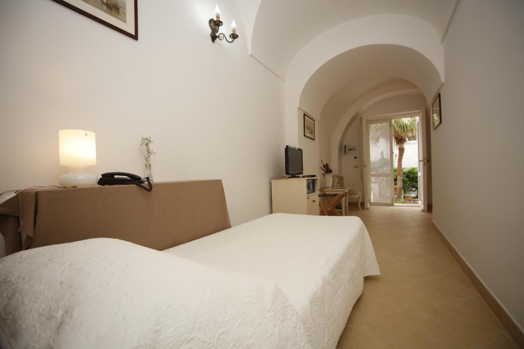 Hotel San Felice Capri Bilik gambar