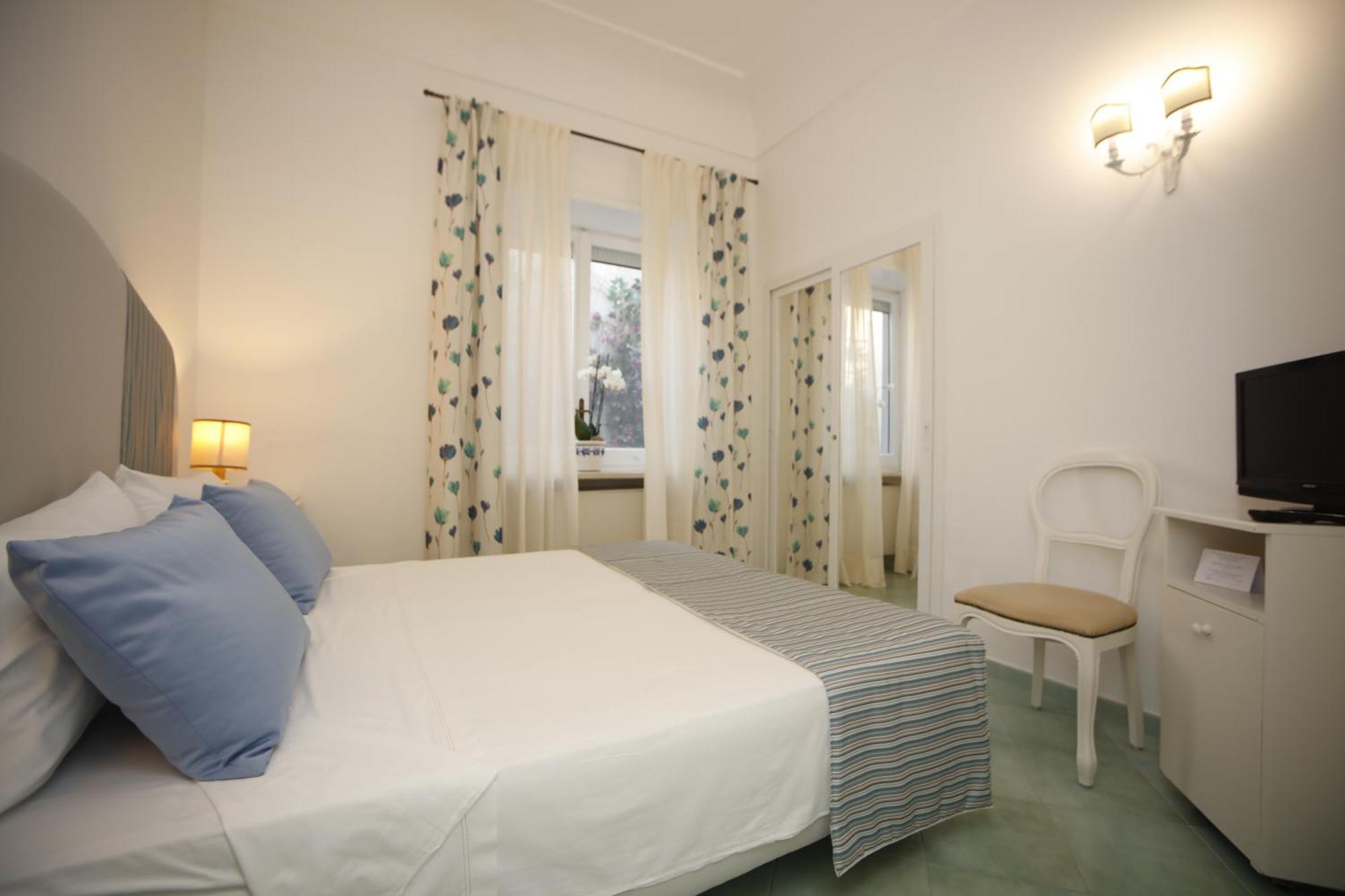 Hotel San Felice Capri Bilik gambar