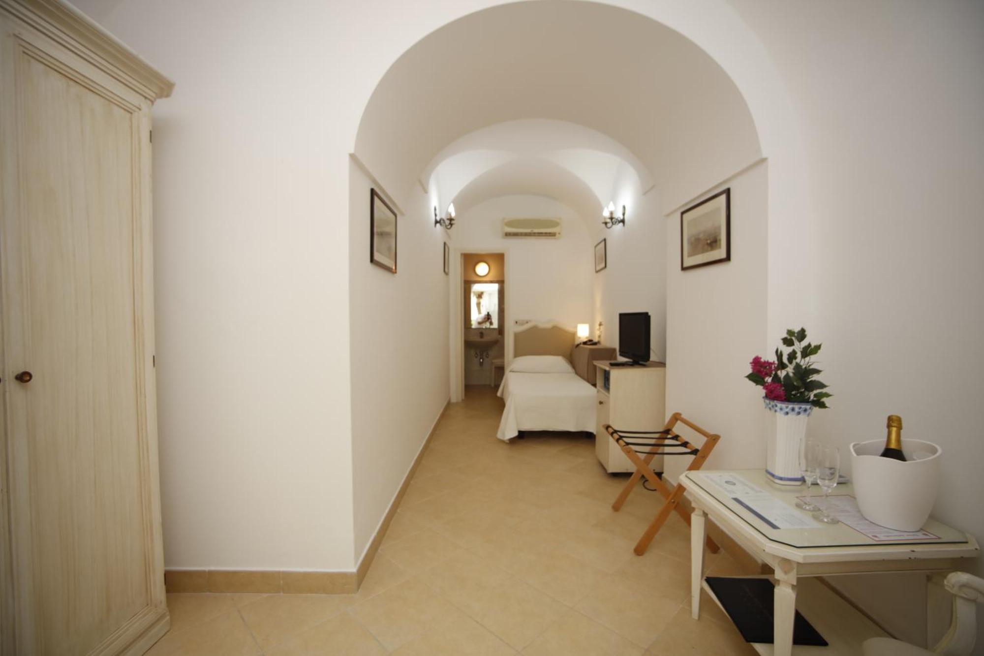 Hotel San Felice Capri Bilik gambar